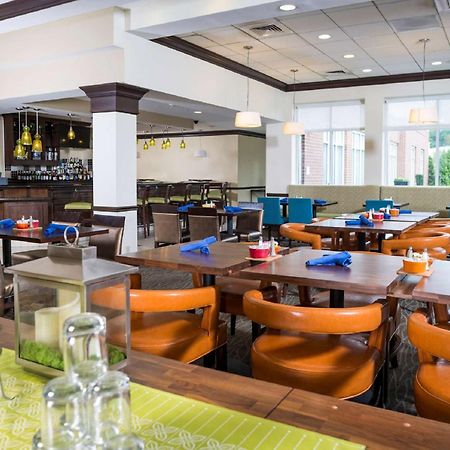 Hilton Garden Inn Hampton Coliseum Central Extérieur photo