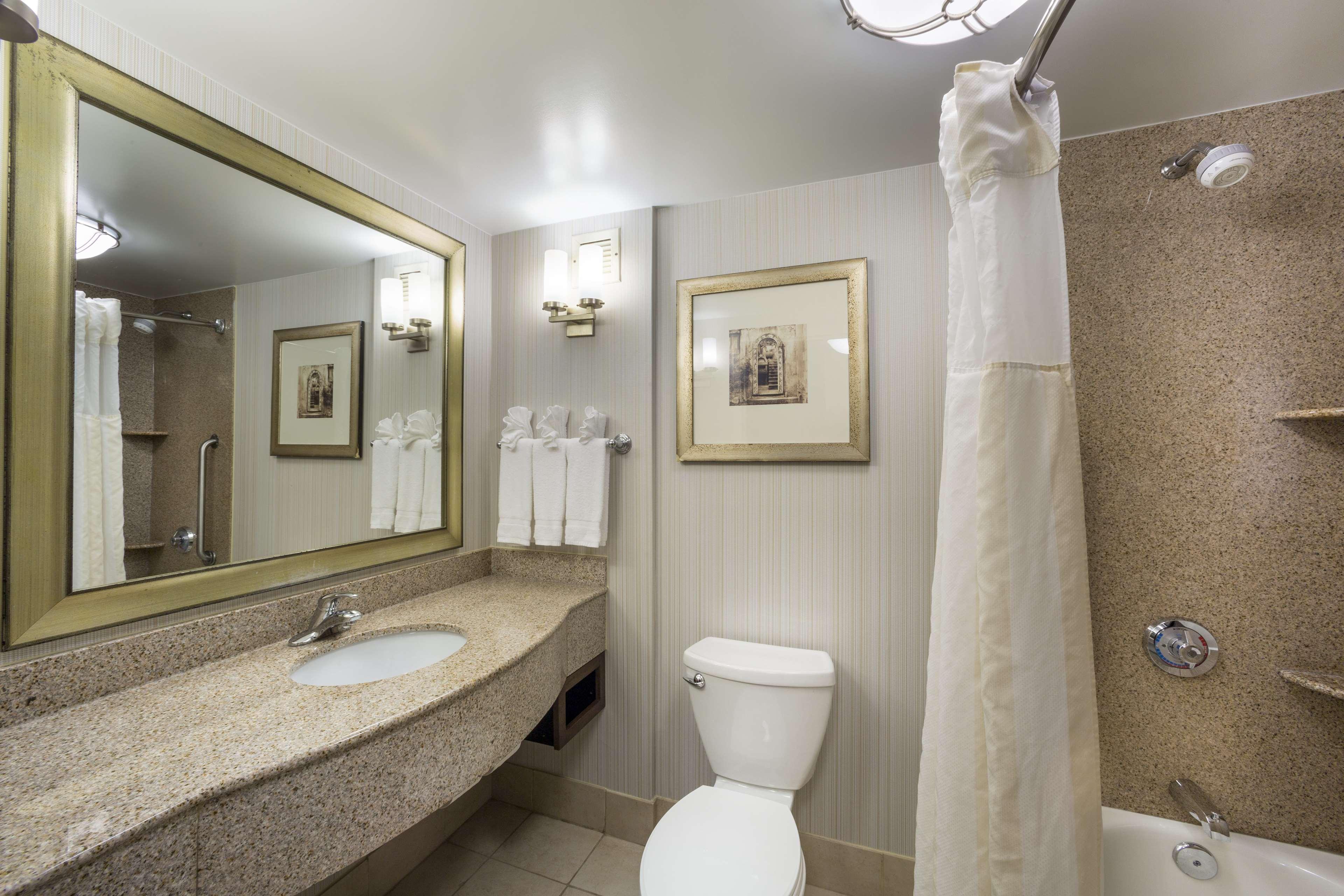 Hilton Garden Inn Hampton Coliseum Central Extérieur photo