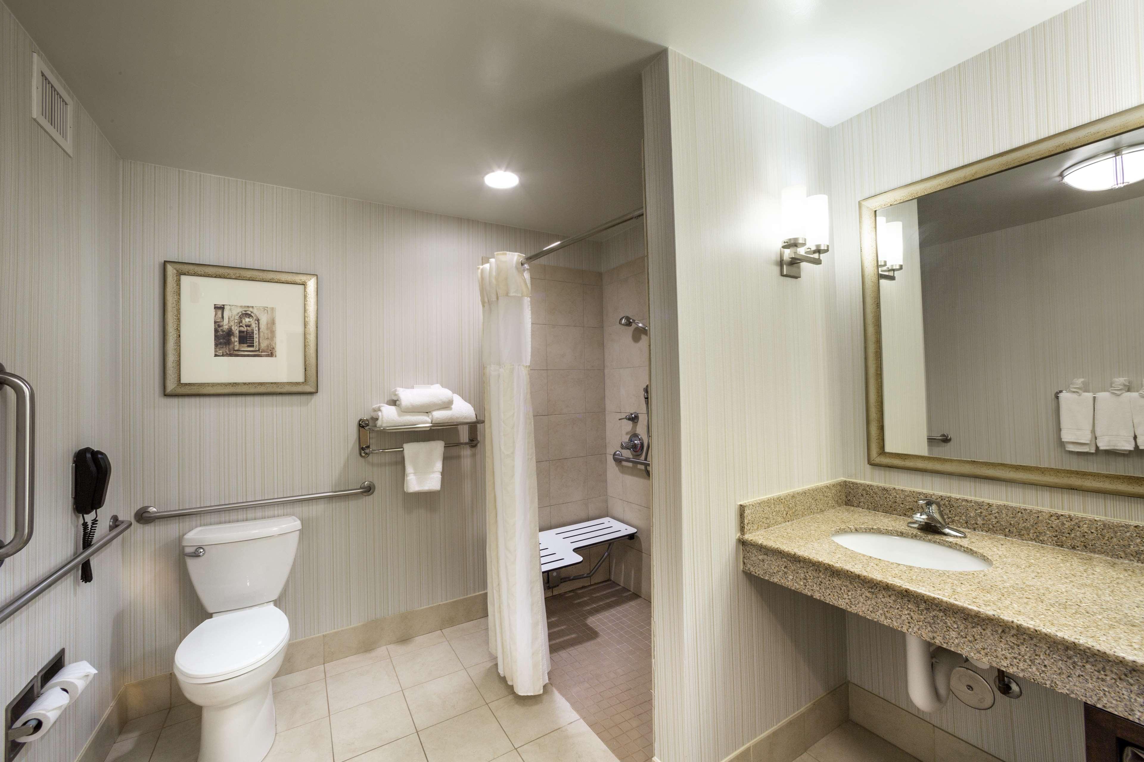 Hilton Garden Inn Hampton Coliseum Central Extérieur photo