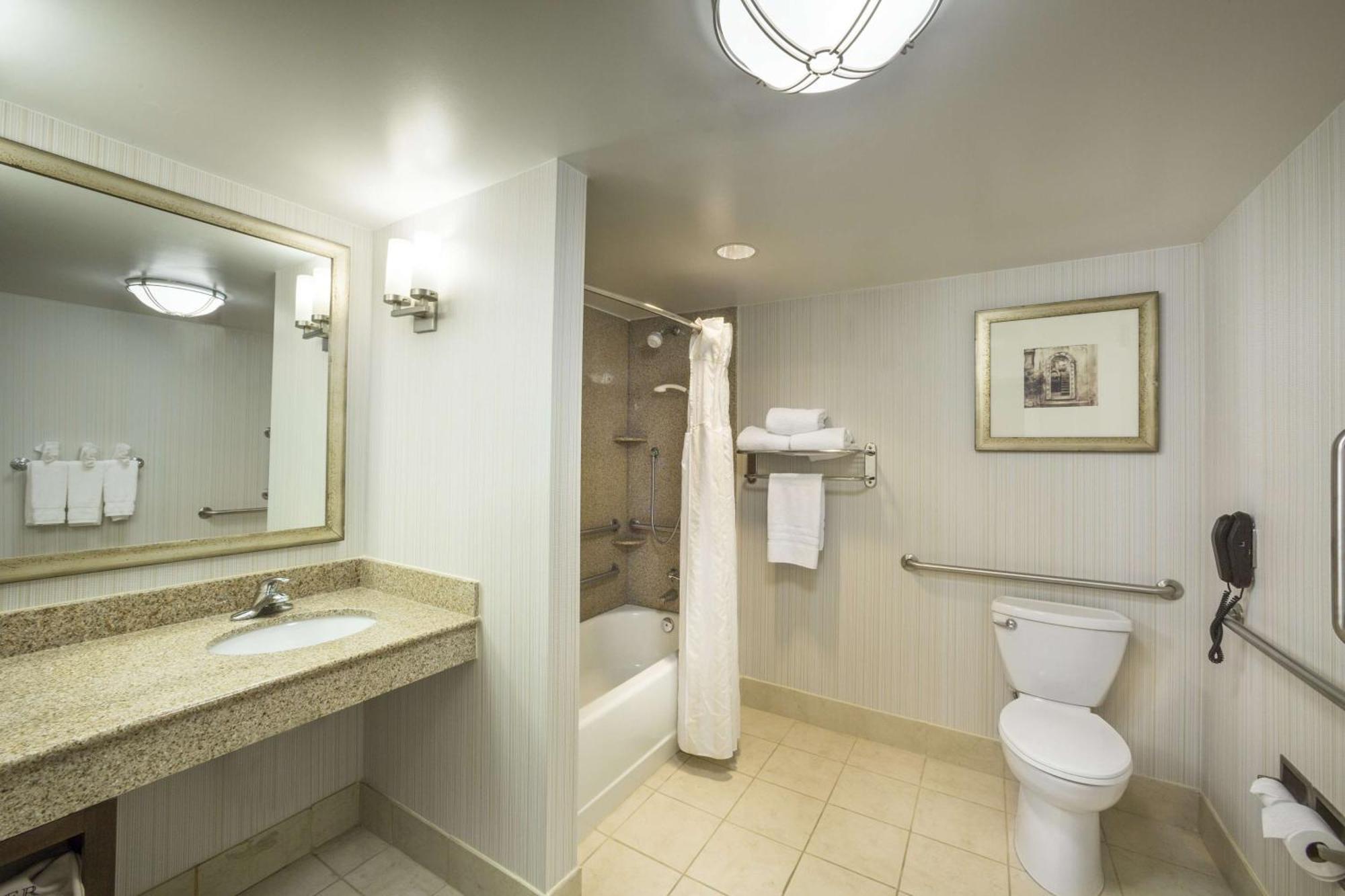 Hilton Garden Inn Hampton Coliseum Central Extérieur photo