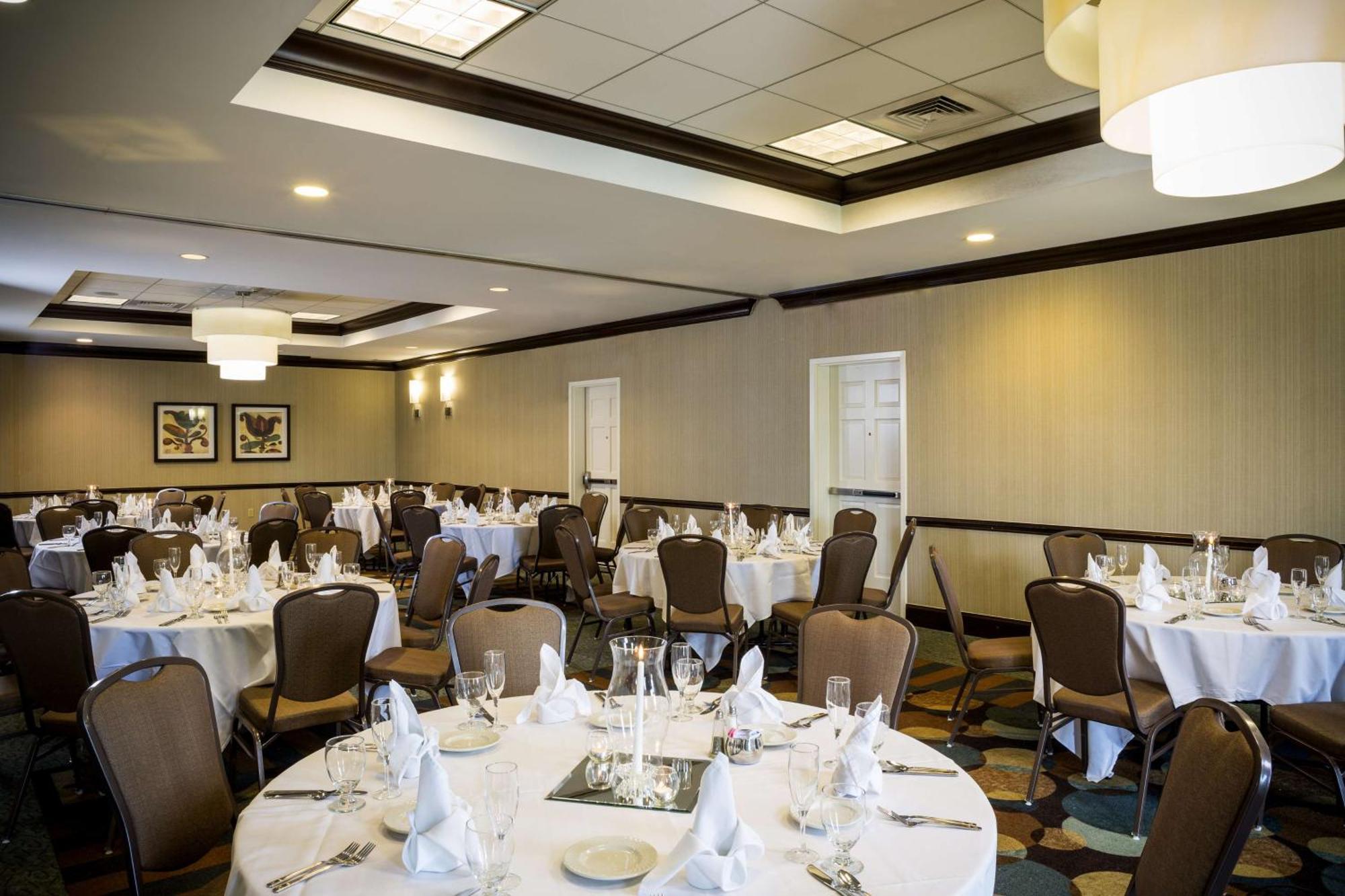 Hilton Garden Inn Hampton Coliseum Central Extérieur photo