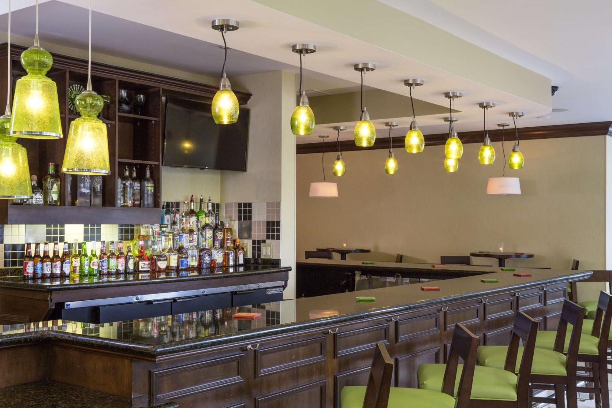 Hilton Garden Inn Hampton Coliseum Central Extérieur photo