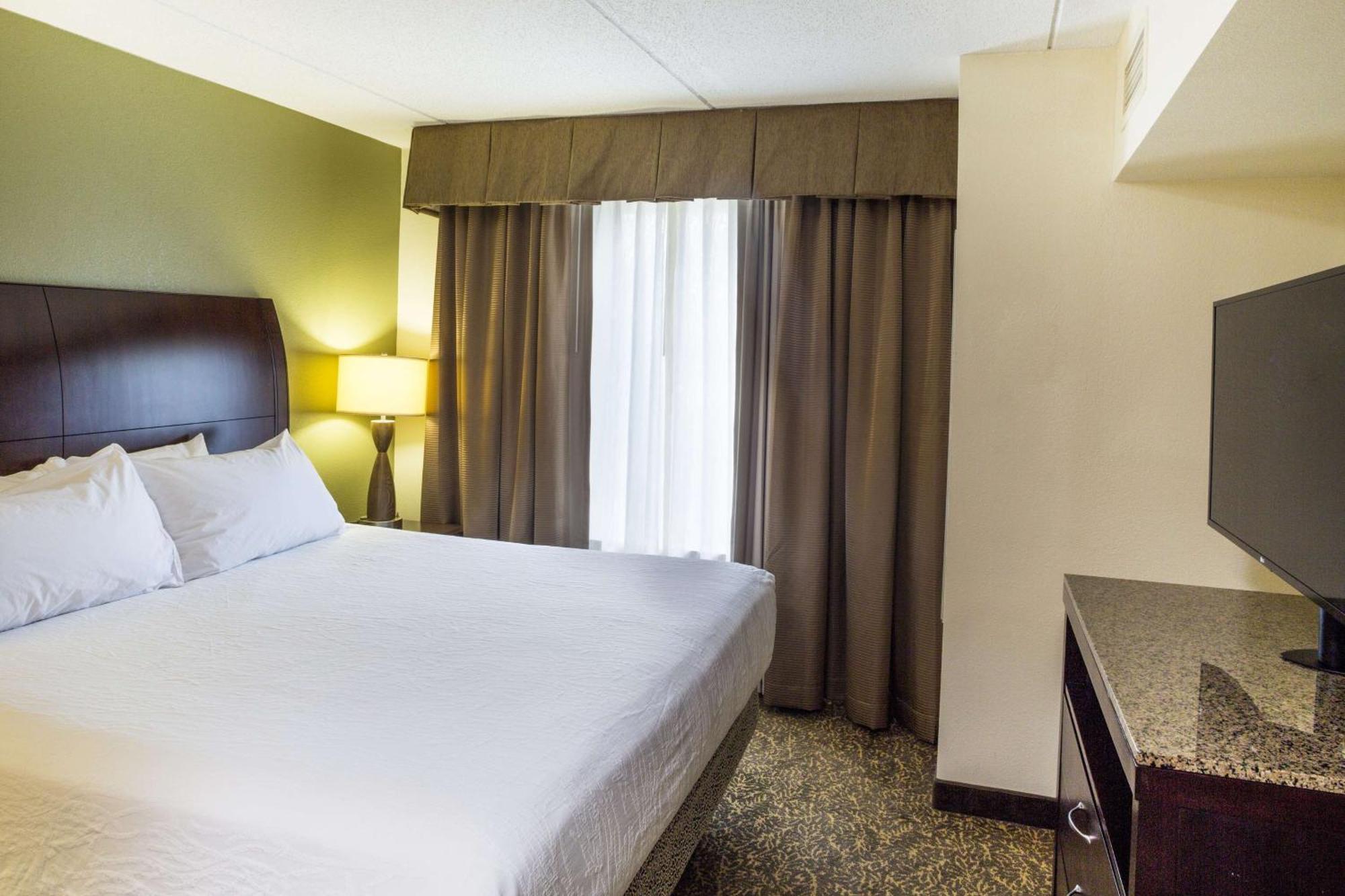 Hilton Garden Inn Hampton Coliseum Central Extérieur photo