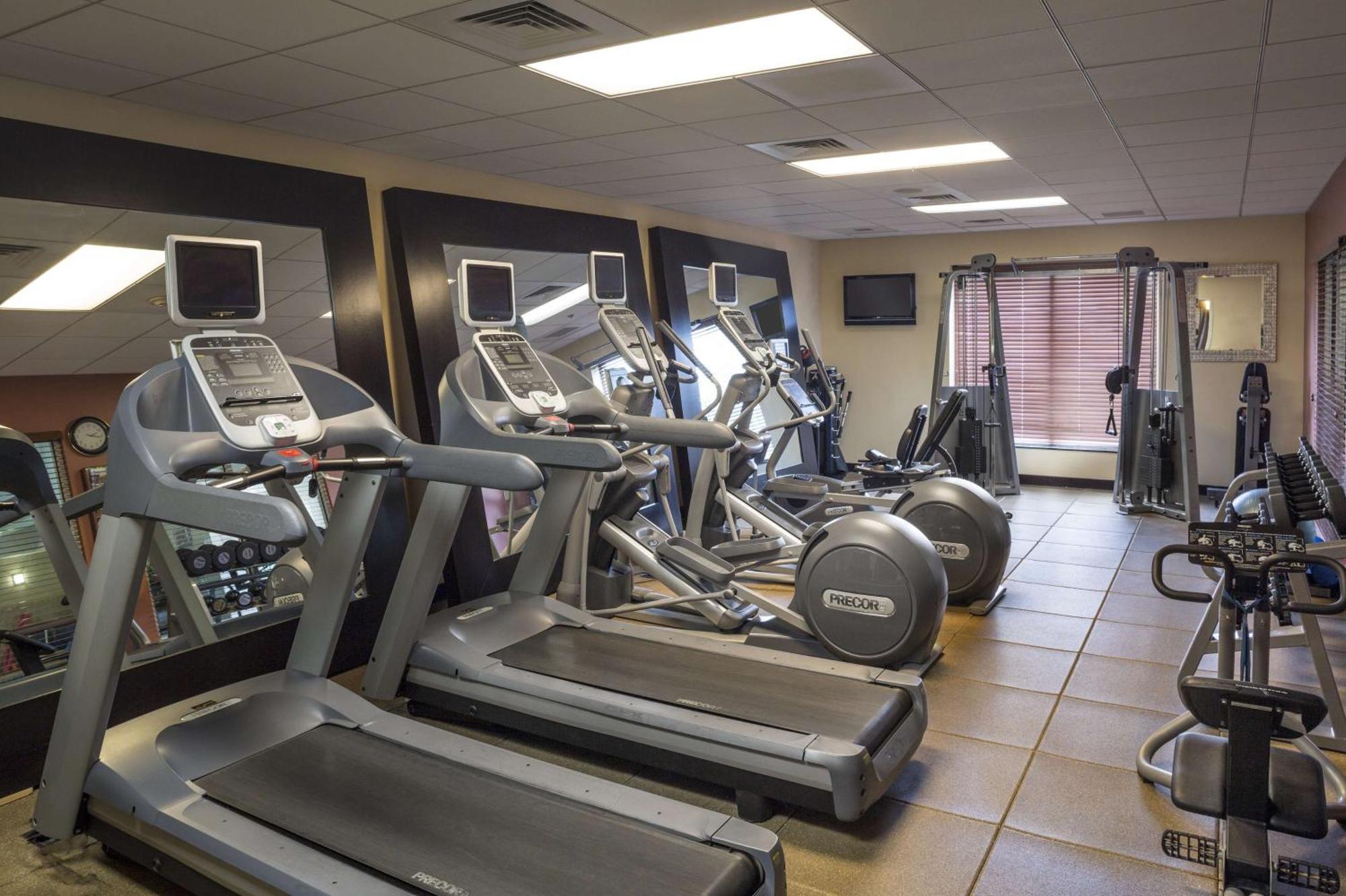 Hilton Garden Inn Hampton Coliseum Central Extérieur photo